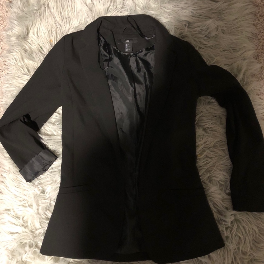Barely worn H&M blazer!